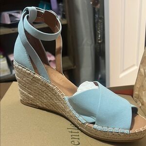 Kenneth Cole -gentle soles- Light Blue Espadrille Wedge Sandals with Ankle Tie